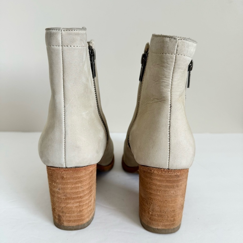 Frye Addie double zip ivory nubuck bootie size 7.5 - Picture 9 of 14
